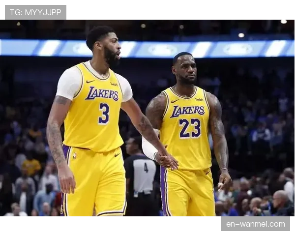 替补中锋表现抢眼，鹈鹕半场轮换10人9人有贡献，助力球队占据优势